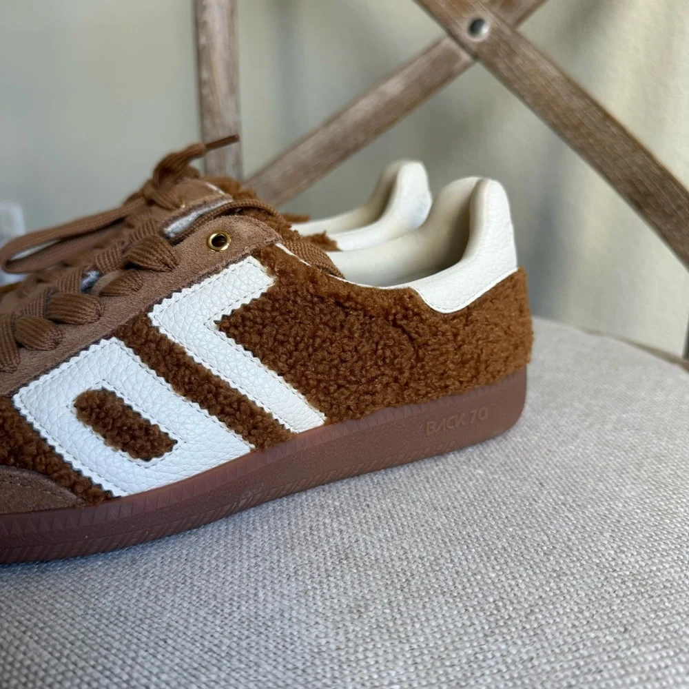 Back 70 Teddy Sneakers